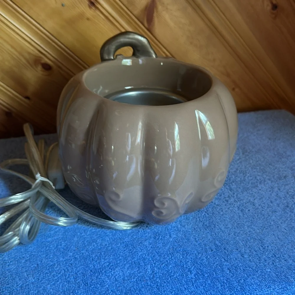 Yankee Candle Harvest Pumpkin Scenterpiece Meltcup Wax Warmer
